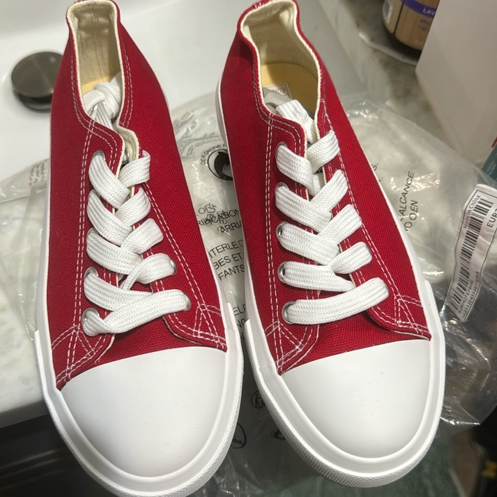Opoee shoes